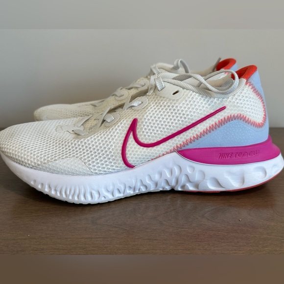 Nike Renew Women’s Sneakera - Picture 3 of 9